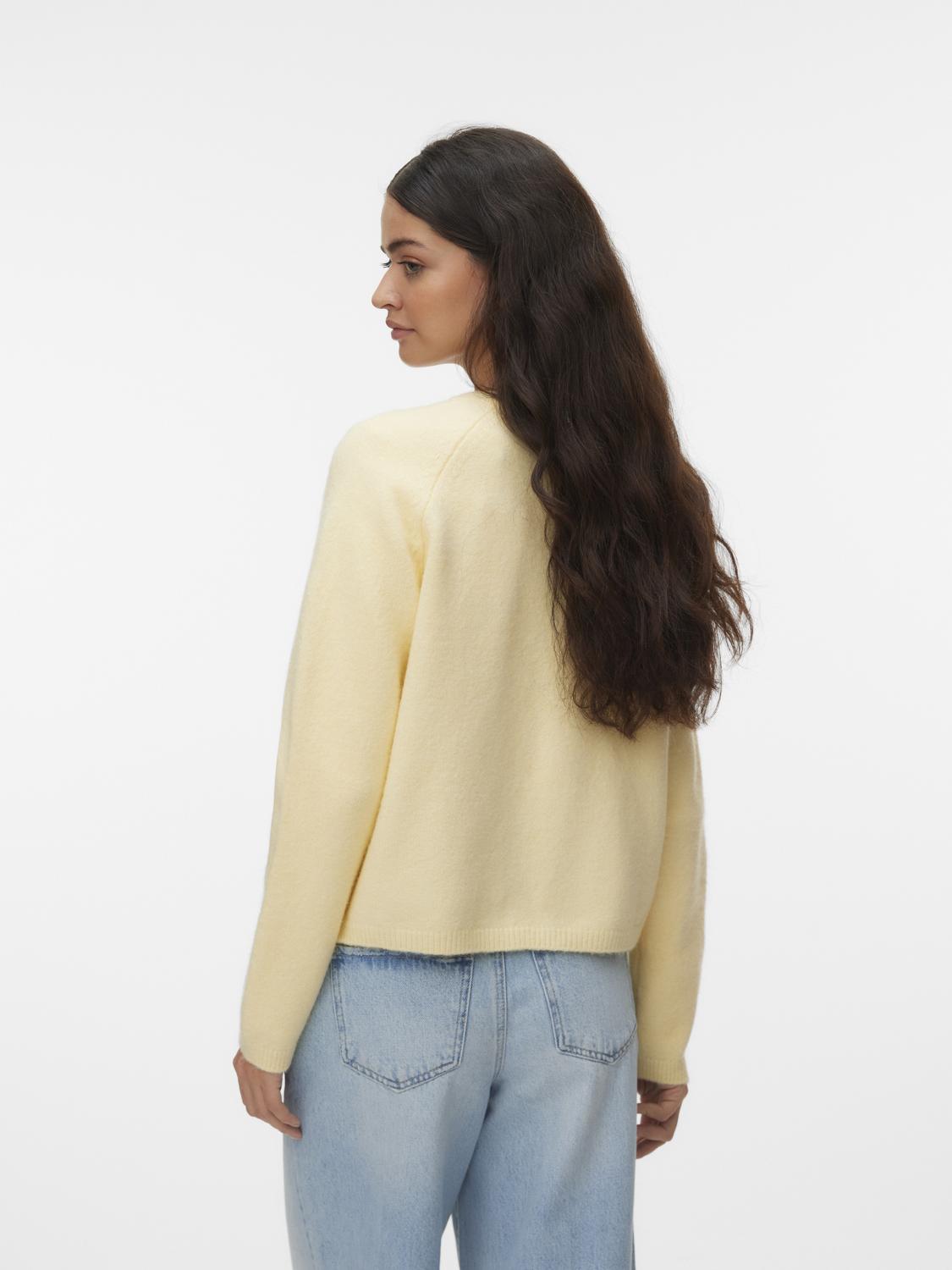 model_shot-back